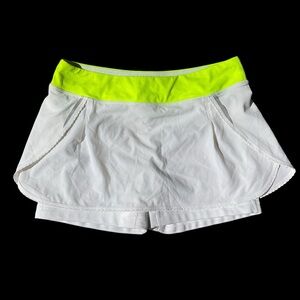 lucy athletic shorts white & green with Spandex lining - Women's size small